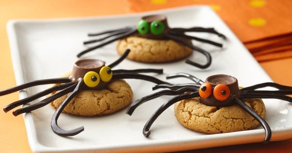 Peanut Butter Spider Cookies