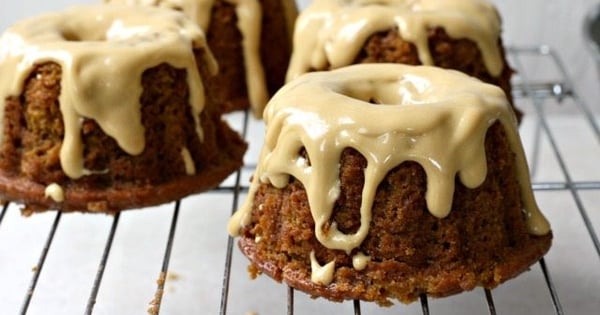 Easy Pumpkin Cake with Molasses Cream Cheese Glaze