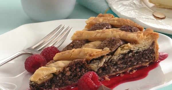 Fudge Crostata with Raspberry Sauce