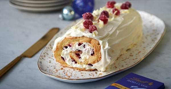 Lindt White Chocolate Cranberry Yule Log