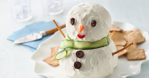 Make-Ahead Snowman Cheese Ball