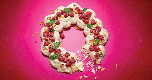 Almond Meringue Pavlova Wreath
