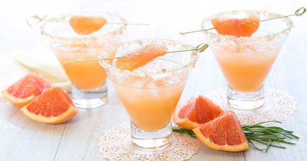 Smoky Tequila and Grapefruit Cocktail