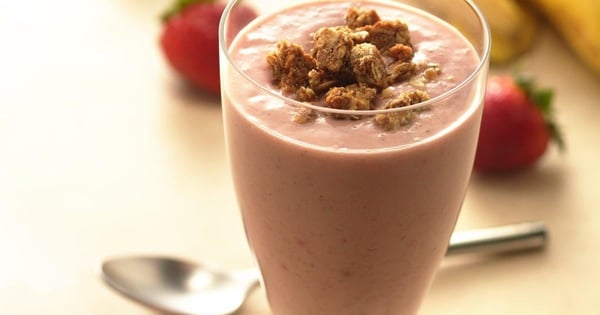 Granola Berry-Banana Smoothies