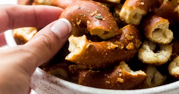 Parmesan Garlic Ranch Seasoned Pretzels