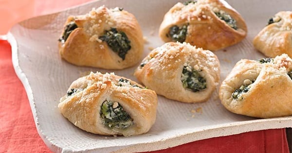 Cheesy Spinach Bundles