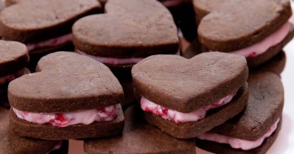 Chocolate Raspberry Sandwich Cookies