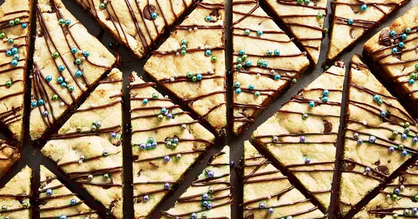 Chocolate chip cookie bars