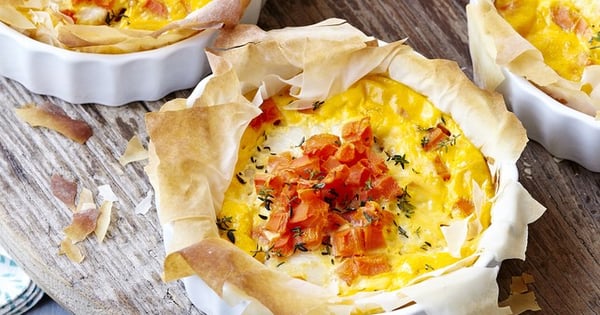 Crispy Tomato-Cheddar Breakfast Cups