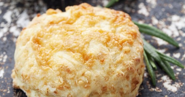 Savoury Oatmeal and Cheddar Scones