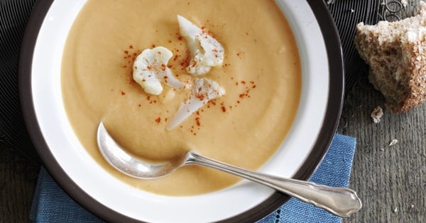 Cheddar and Cauliflower Soup