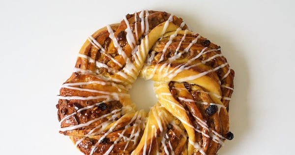Cinnamon Date Couronne