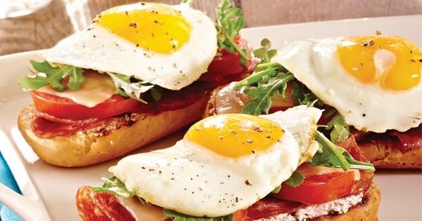 Croque matin with salami, goat cheese & fried egg