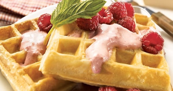 Creamy Raspberry Waffles with light Dama12 cheese
