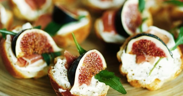 Fig & Prosciutto Crostini