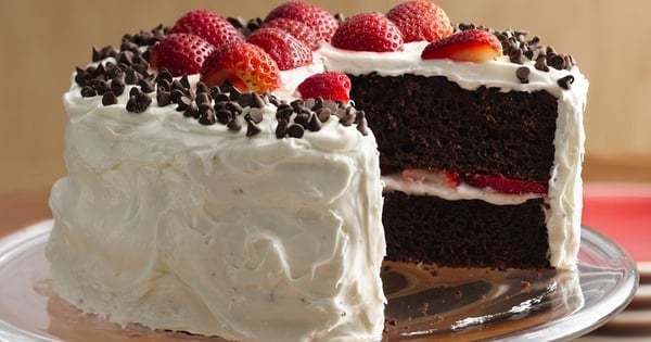 Chocolate Strawberry Cake with Fluffy Frosting