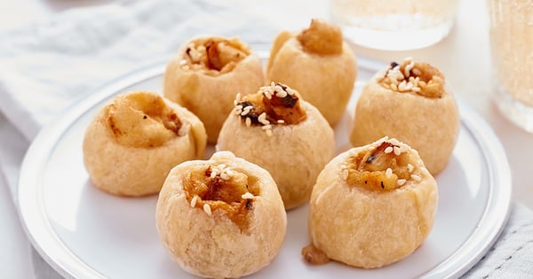 Mini Potato and Caramelized Onion Puffs (Knishes)