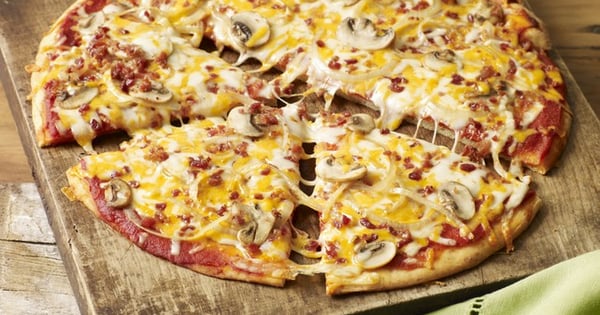 Bacon-Mushroom Pizzeria Pizza