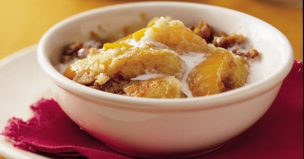 Praline Peach Cobbler