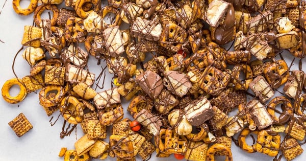 Snickers™ Chex Mix