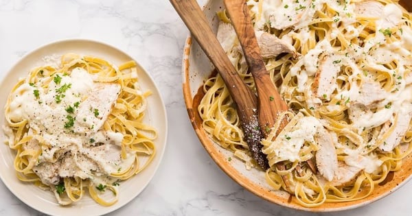 Copycat Olive Garden™ Chicken Alfredo