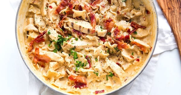 One-Pot Chicken-Bacon-Chipotle Alfredo
