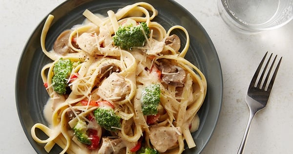 Slow-Cooker Chicken Fettuccine Alfredo