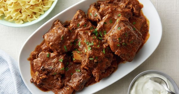 Slow-Cooker Short-Rib Goulash