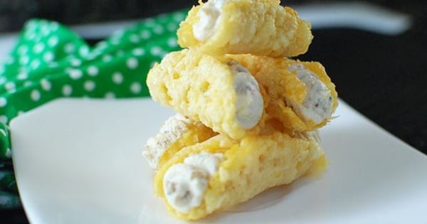 Mini French Onion Parmesan Crisps