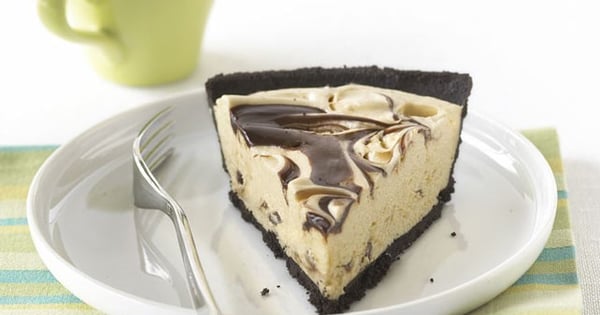 Peanut Butter & Fudge Swirl Pie