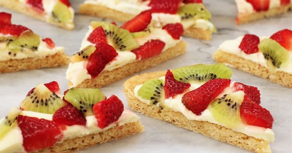 Strawberry Kiwi Fruit Pizza