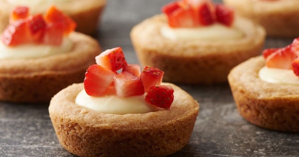 Strawberry Cheesecake Cookies