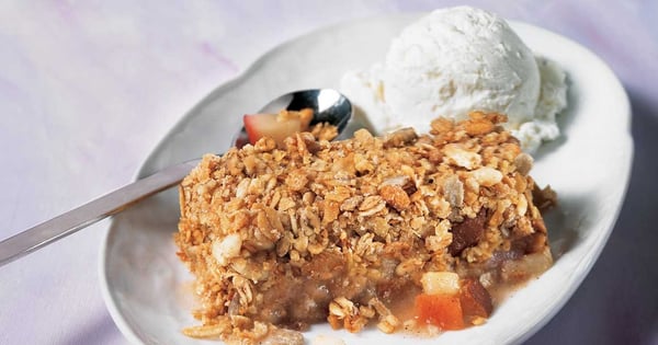 Pear crumble