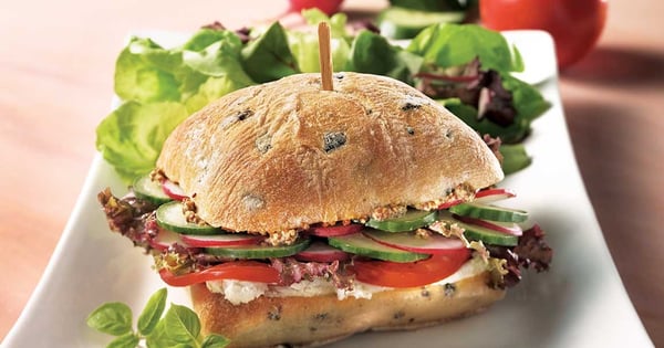 Country-Style Garden Vegetable Sandwiches