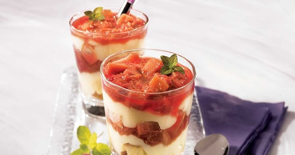 Rhubarb-raspberry trifle verrine