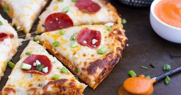 Buffalo Chicken Pizzadillas (Pizza Quesadillas)