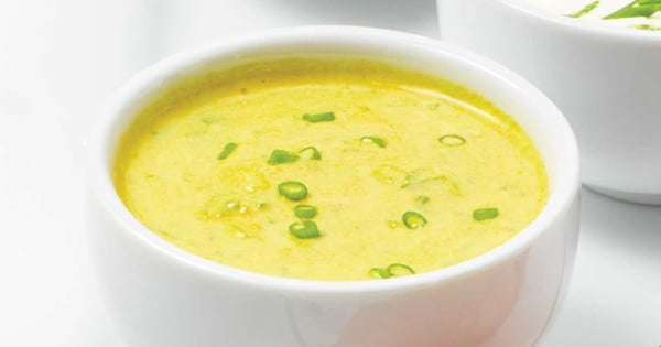 Fresh Yellow Curry and Ginger Dip