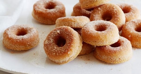 Cinnamon Baked Doughnuts