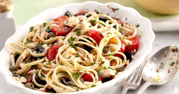Linguine with tuna, capers and fresh tomatoes