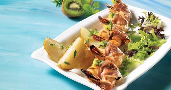 Shrimp-prosciutto brochettes