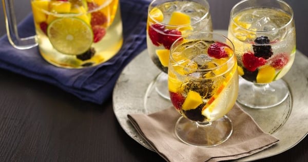 Elderflower-White Wine Sangria