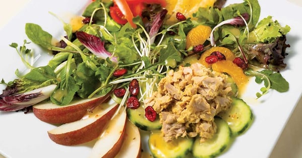 Green Salad with Tuna