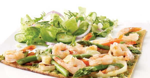 Pesto and shrimp pizza