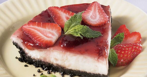 Yogurt, Ricotta and Strawberry Pie