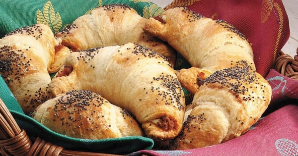 Sun-dried Tomato Crescents