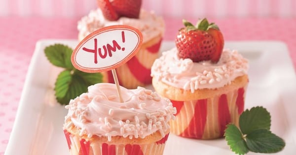 Strawberry and Cream Cupcakes