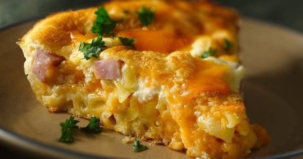 Macaroni and Cheese Ham Pie