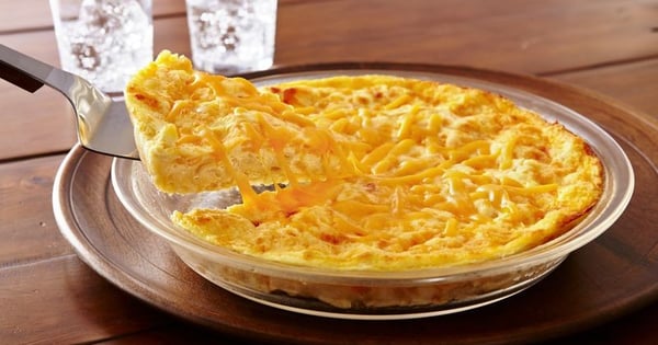 Impossibly Easy Mac n Cheese Pie