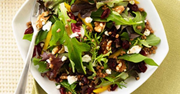 Mesclun Mix with Cranberries and Walnuts