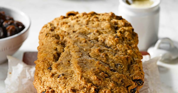 Applesauce Raisin Loaf